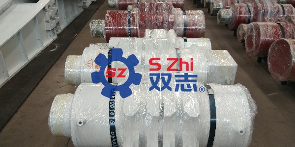 刮板機鏈輪軸組密封失效<i style='color:red'>漏油</i>原因_河南雙志